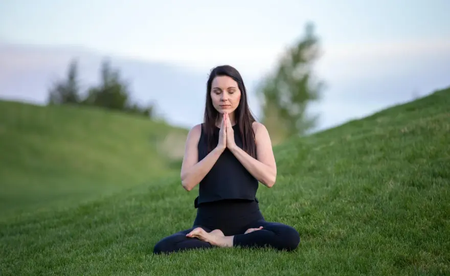 Yoga blomma - Så bemästrar du lotusställningen säkert