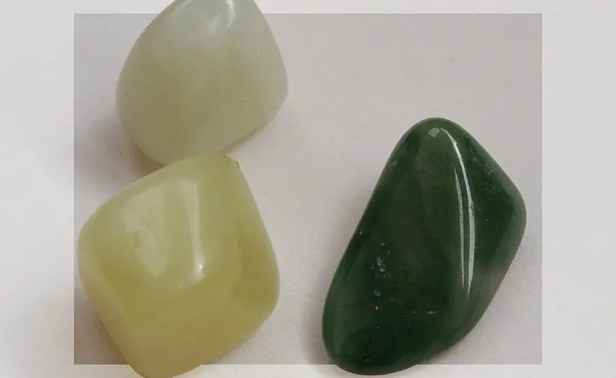 Jadeit eller nefrit? - Lär dig se skillnad och hitta äkta jade